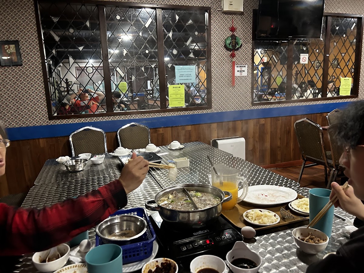 Leung Yue Hot Pot - Members Only